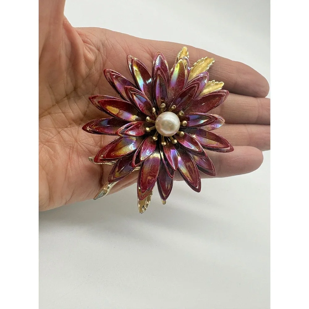 Vintage Style Plum Iridescent Enamel‎ Flower Brooch Gold Tone Faux Pearl